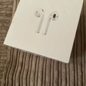 AirPod empty box